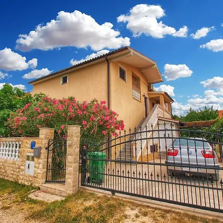 Durda 1390 * 斯廷佳