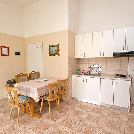 Durda 1390 Štinjan
