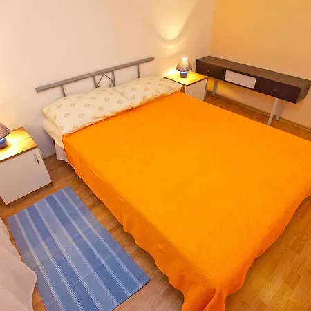 Durda 1390 Apartament *